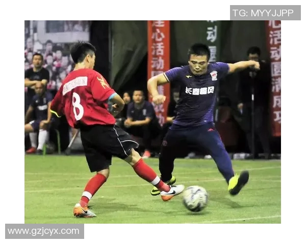 成都足球队灵活性引发热议球迷观点各异争论不断