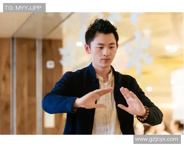 深度对话：探寻黄伟在英雄联盟中的成长与挑战之路