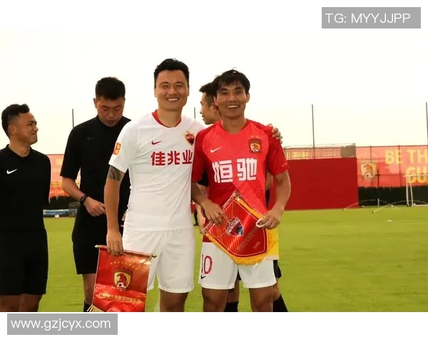 广州恒大与广州富力2018年精彩对决回顾与分析